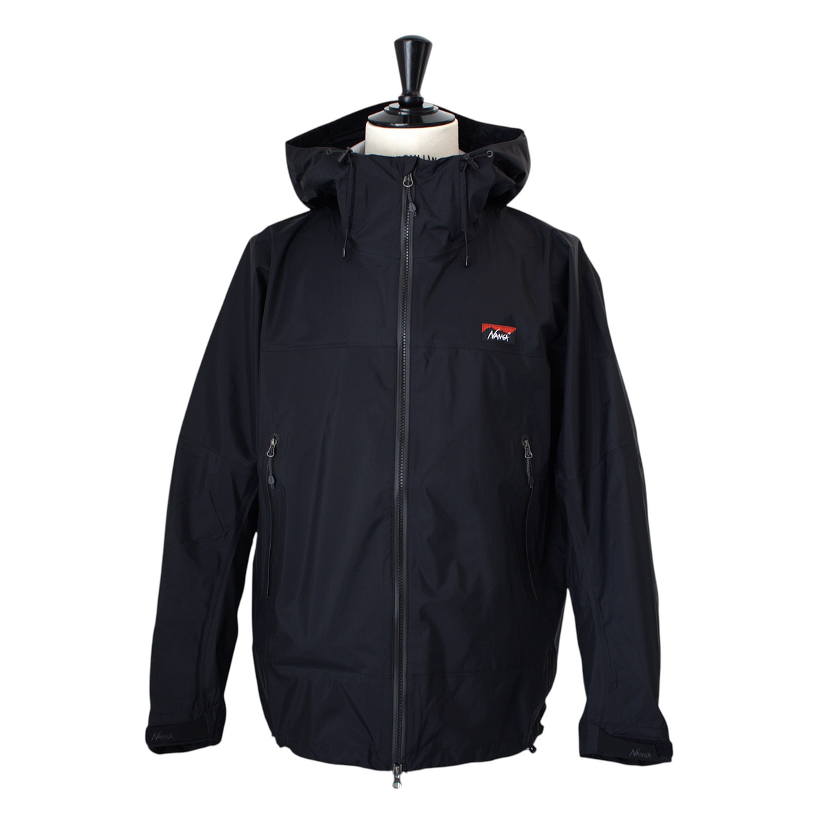 minohlabo.storeのNANGA製AURORA-TEX 3Lウェザーシールドジャケット。防水透湿性に優れた黒のナイロン製レインジャケット