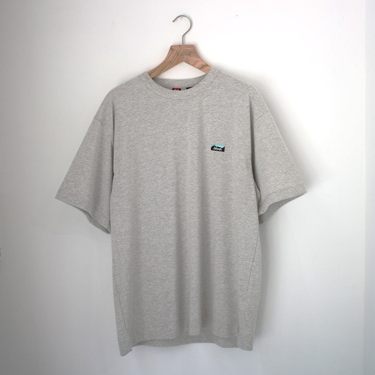ECO HYBRID BOX LOGO EMBROIDERY TEE(エコハイブリッドボックスロゴエンブロイダリーTシャツ)