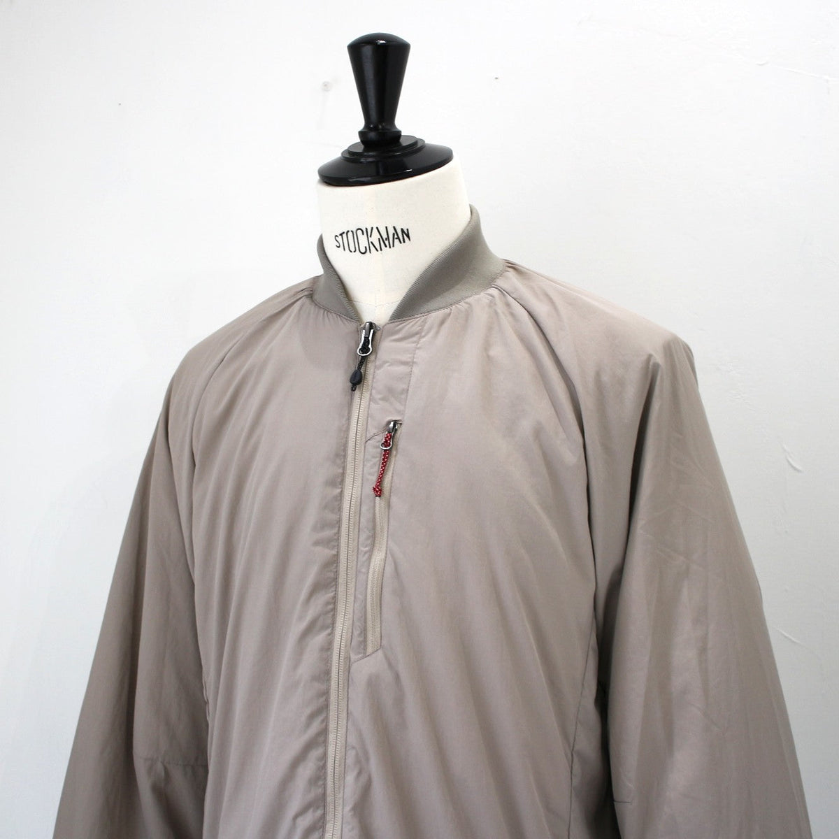 SOFT DOWN VARSITY BLOUSON(MENS)ソフトダウンバーシティブルゾン